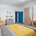 Eva Villa Crispiano