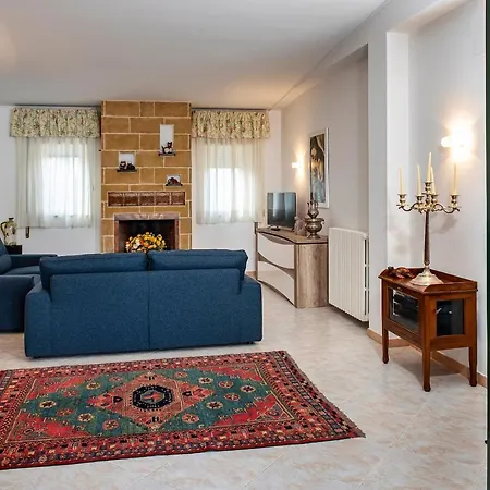 Eva Villa Crispiano