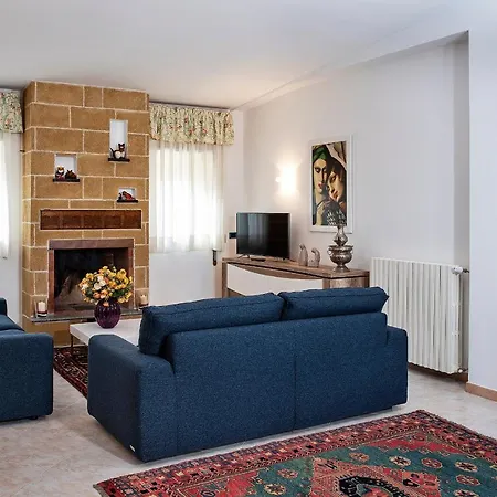 Eva Villa