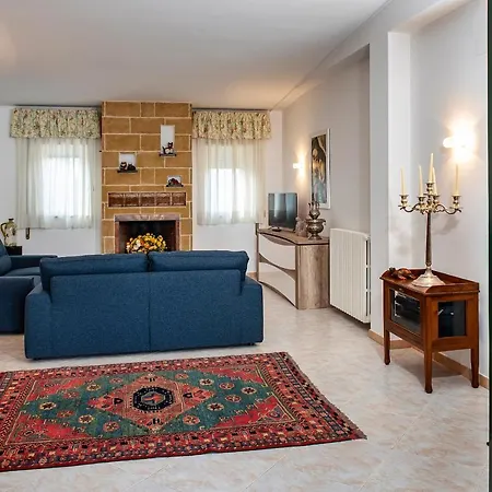 Eva Villa Crispiano