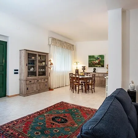 Eva Villa Crispiano